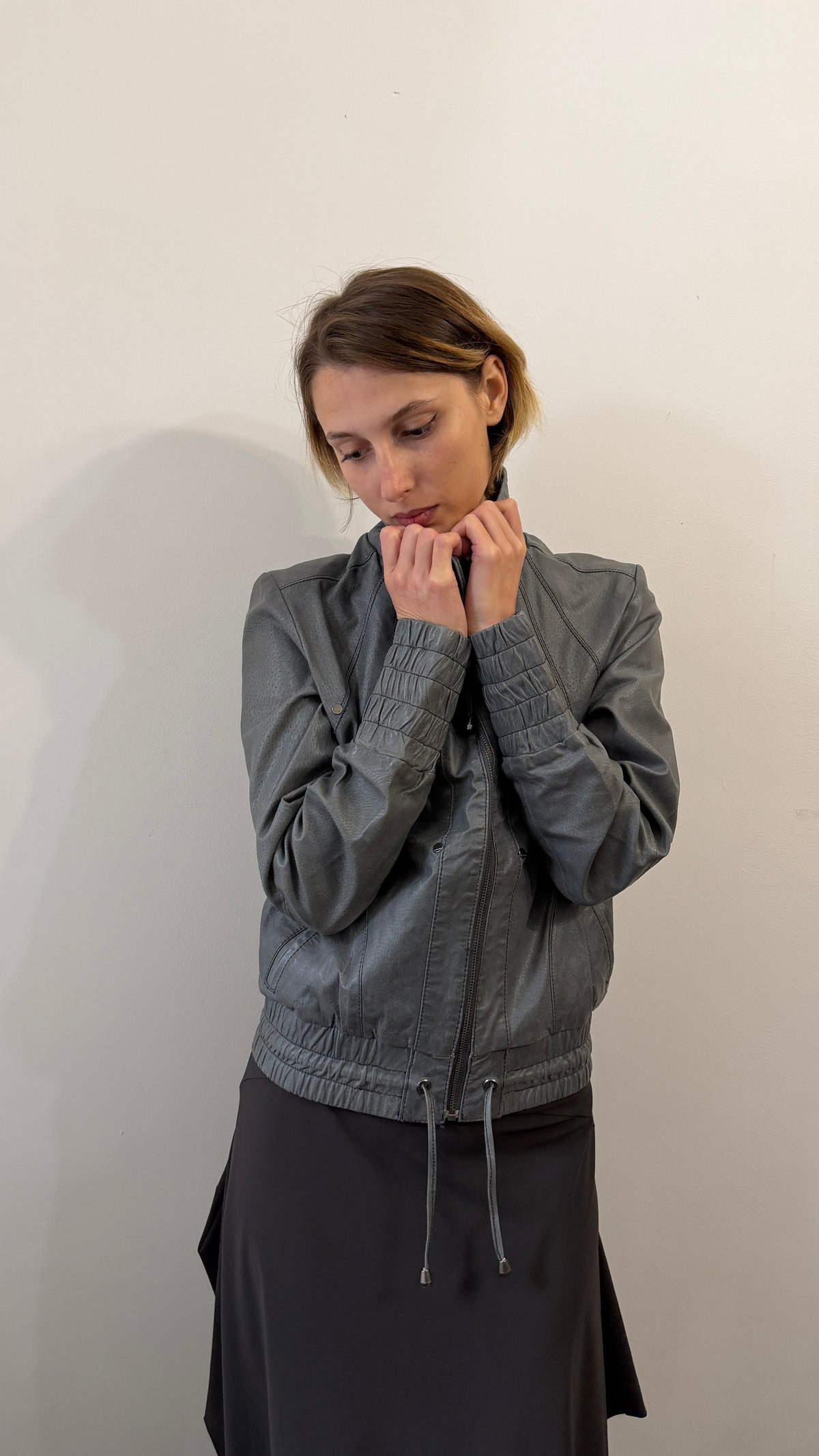 413 / leather jacket with high collar