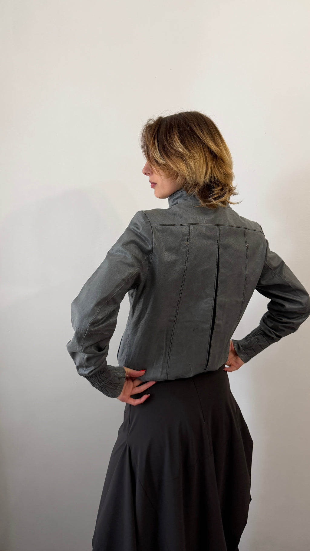 413 / leather jacket with high collar