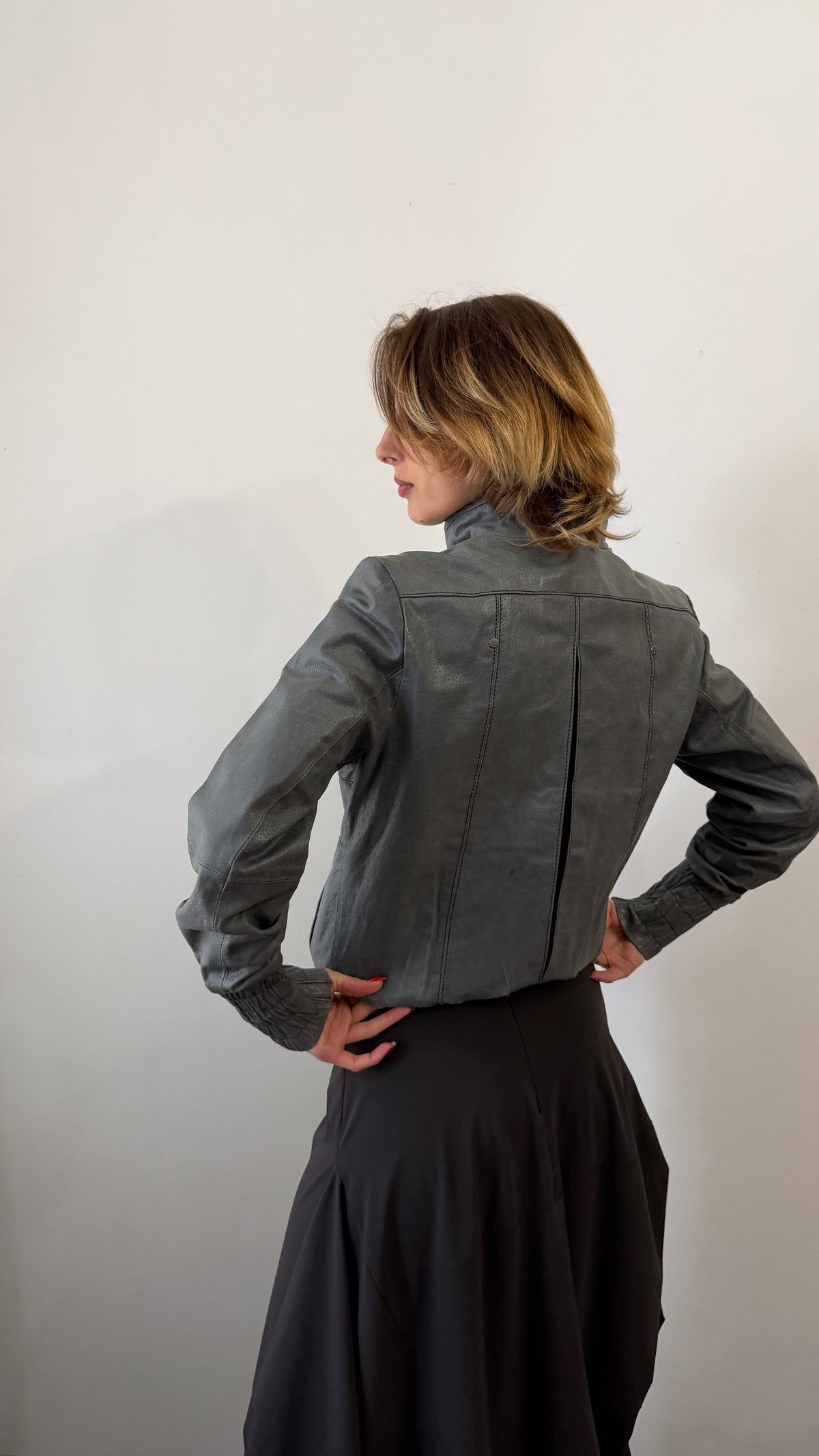 413 / leather jacket with high collar
