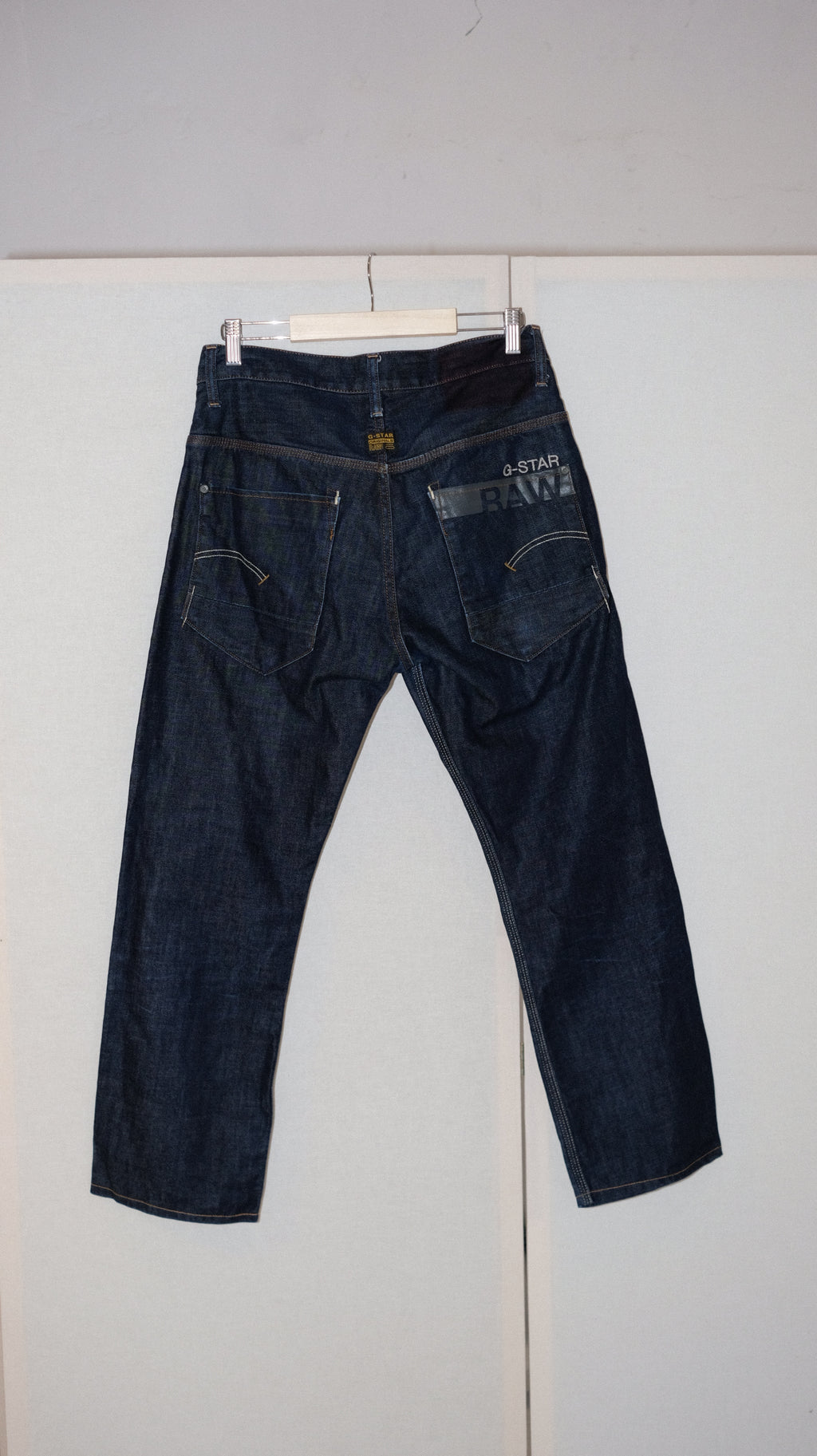 077 / G-STAR RAW dark wash jeans
