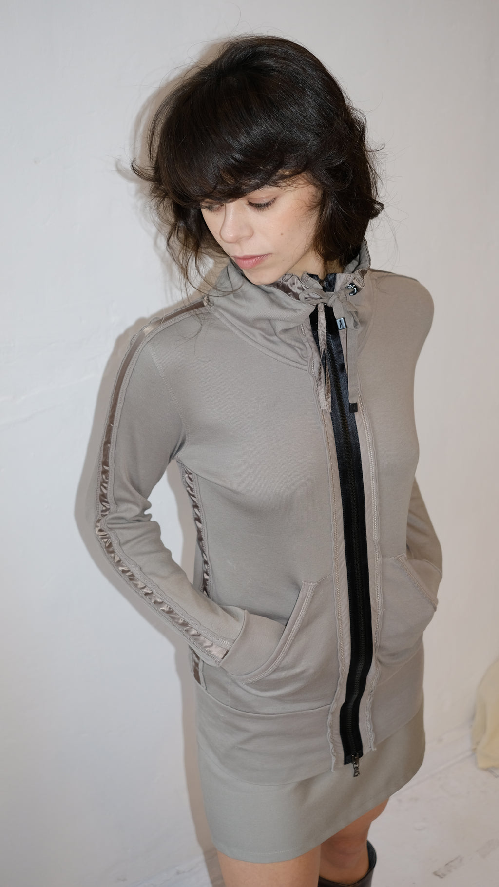 057 / MARC CAIN zip-up sweatshirt