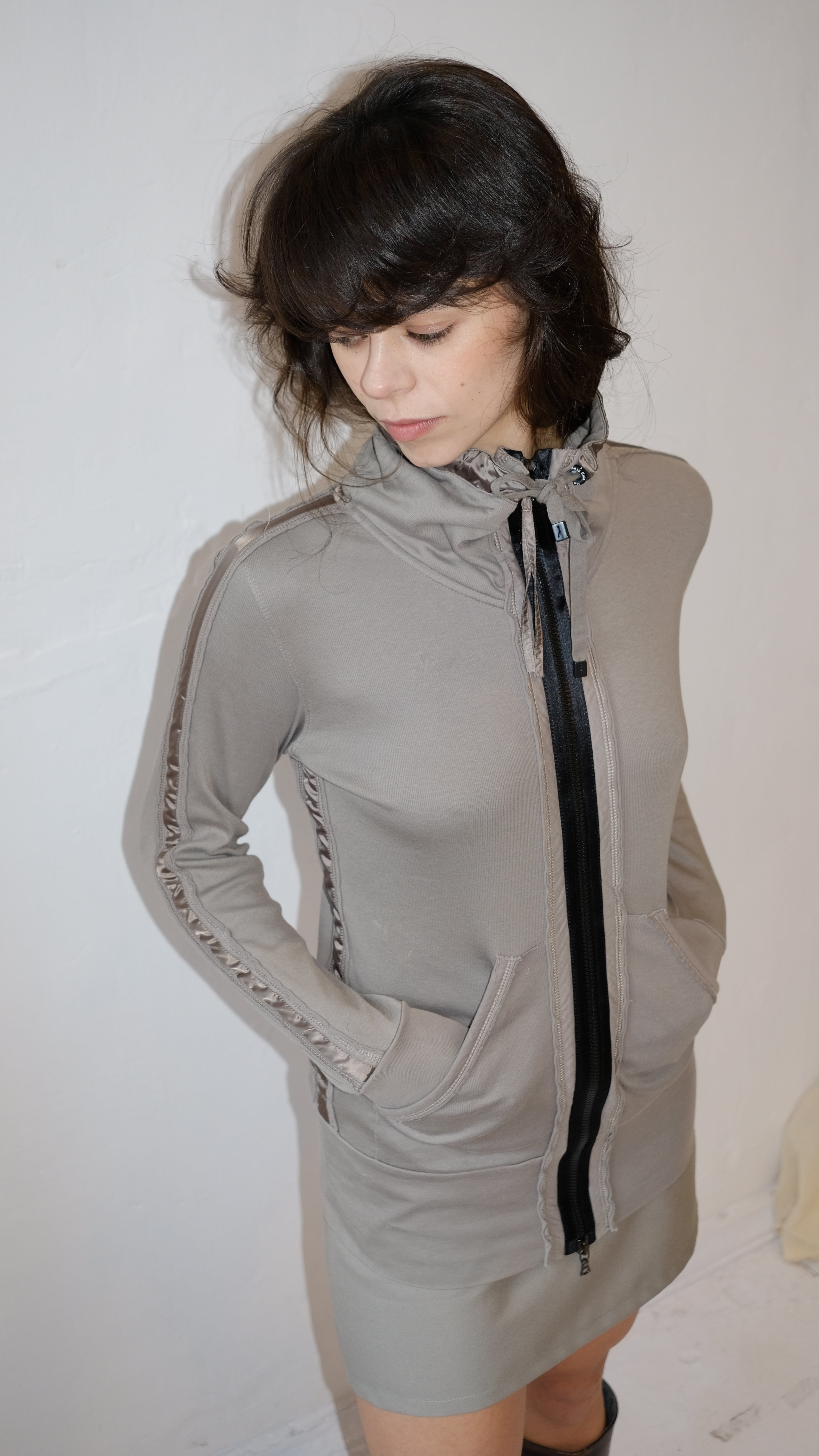 057 / MARC CAIN zip-up sweatshirt