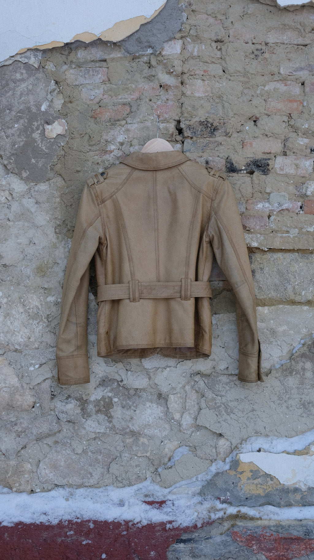 024 / belted leather jacket