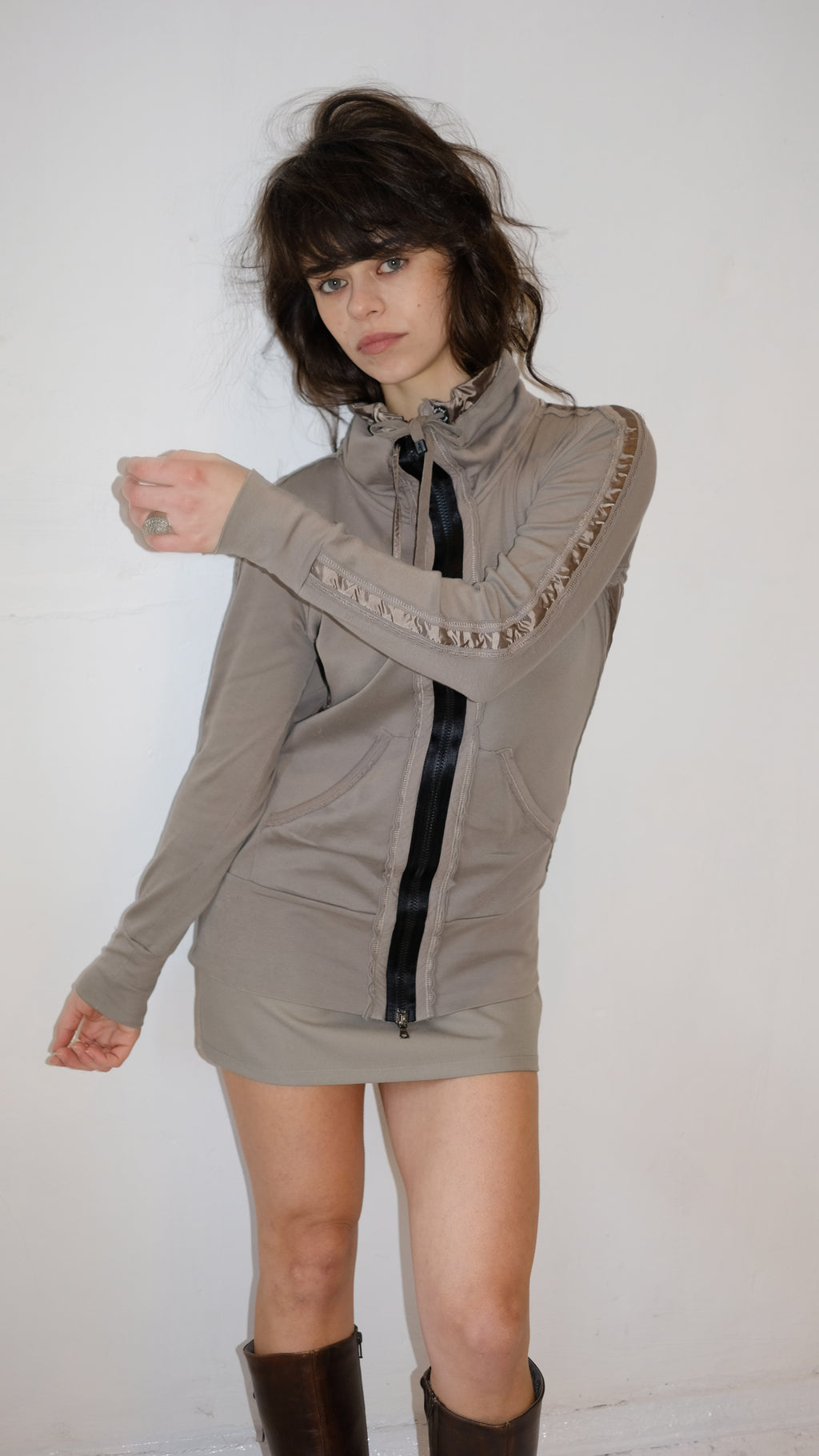 057 / MARC CAIN zip-up sweatshirt