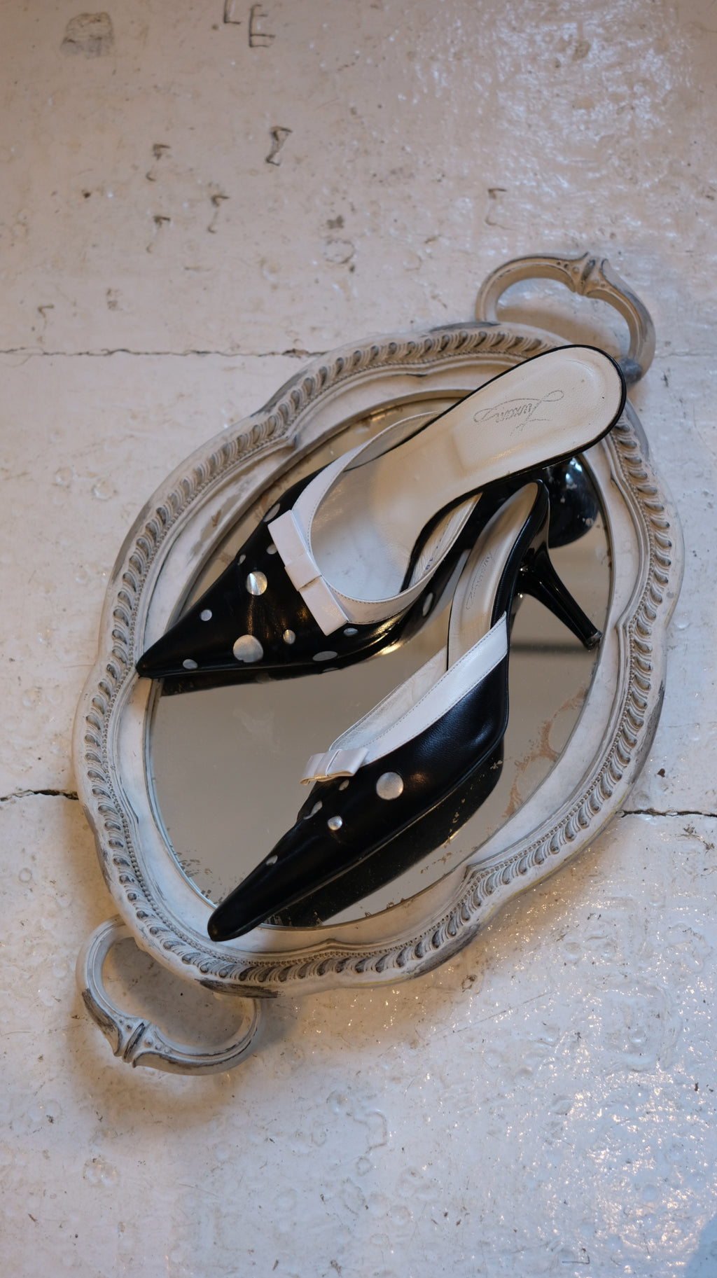 104 / pointed-toe mules