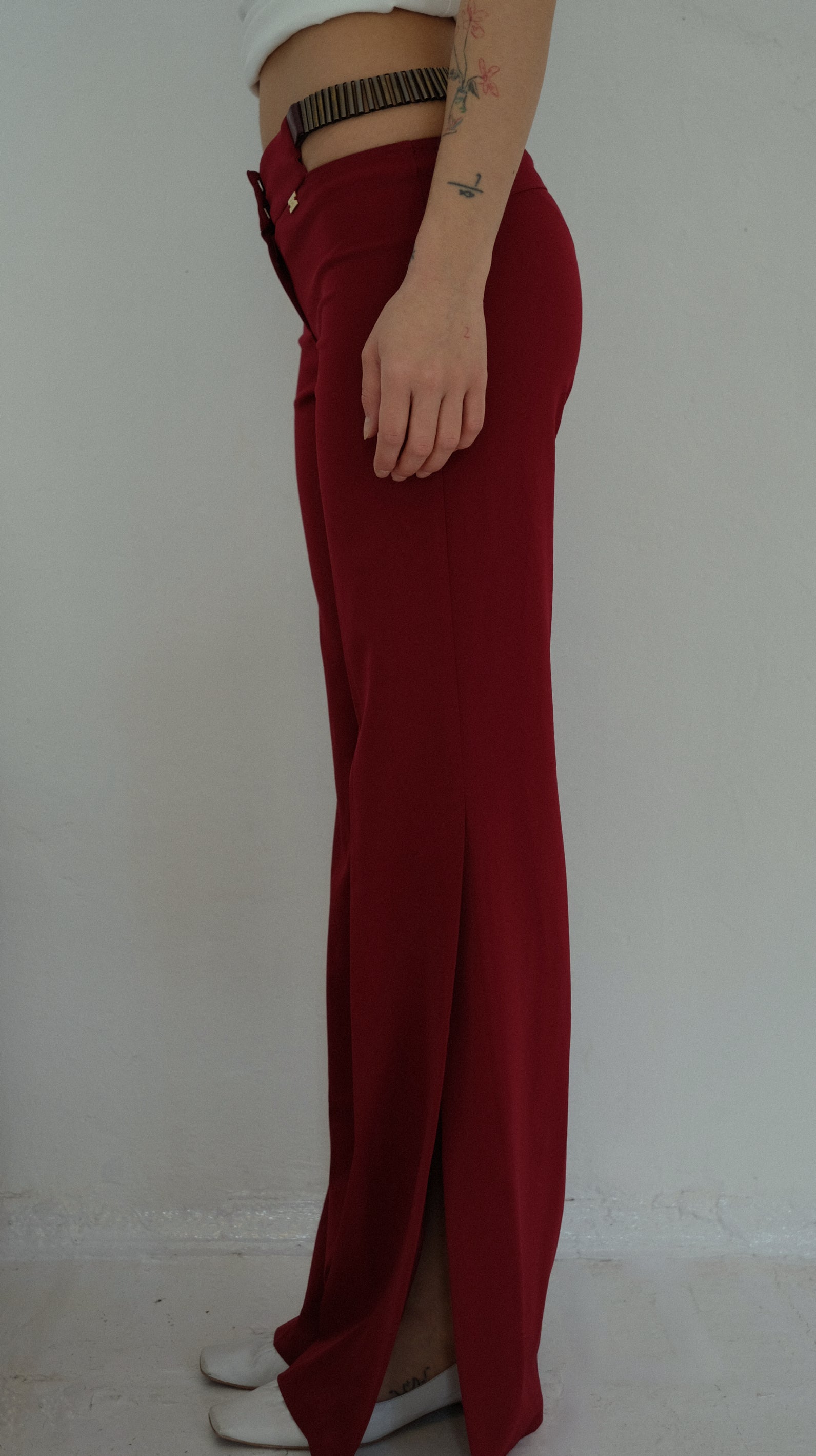 106 / low waisted trousers