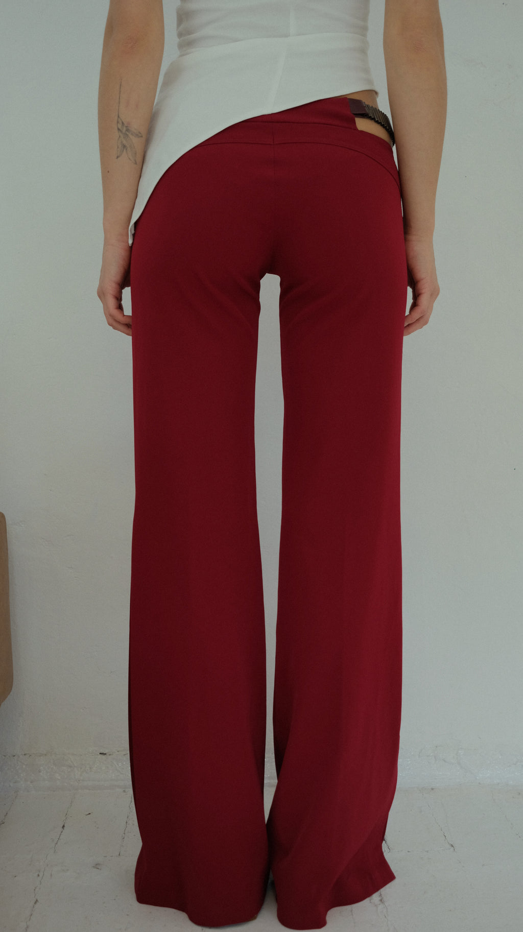 106 / low waisted trousers