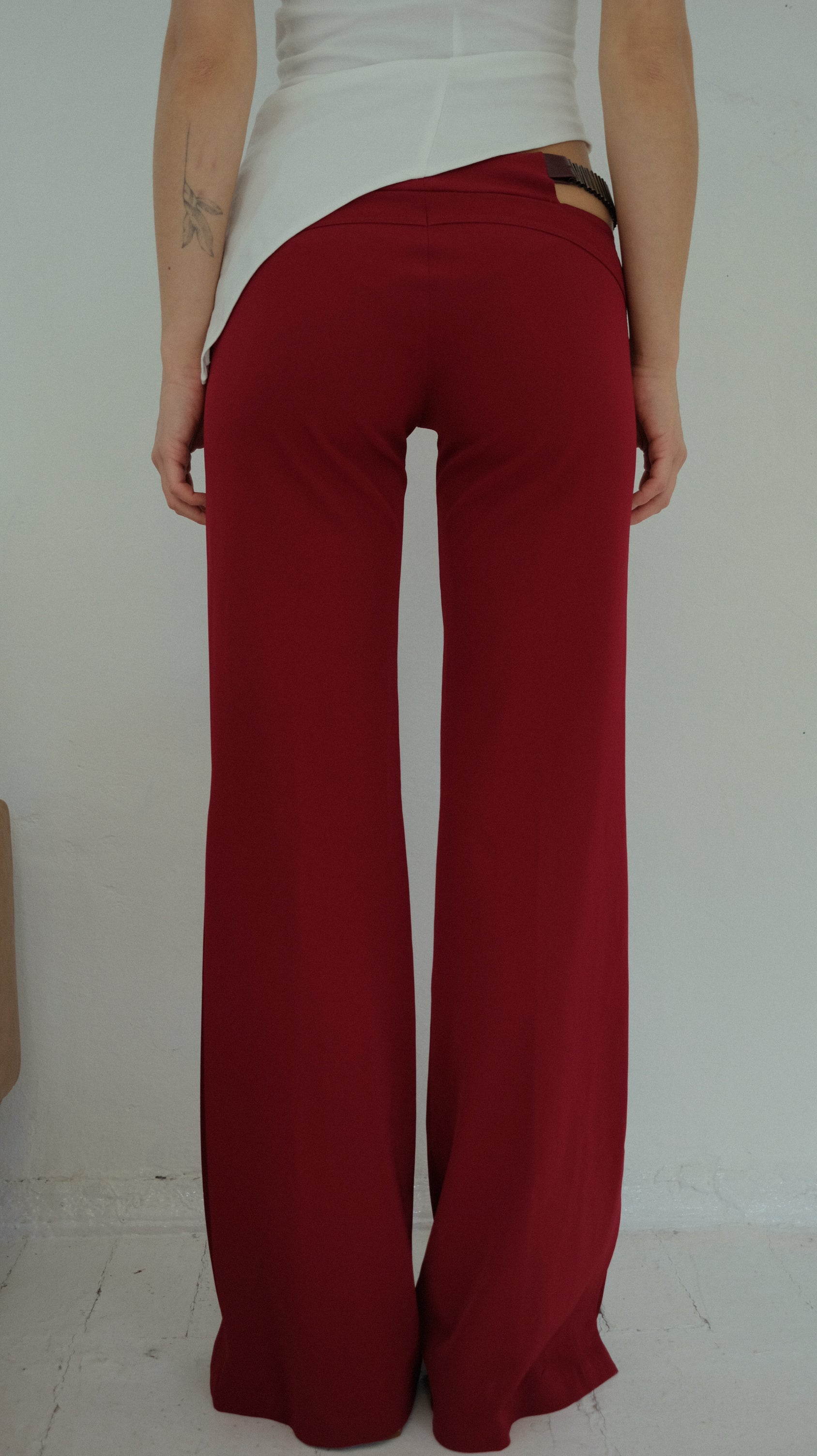 106 / low waisted trousers