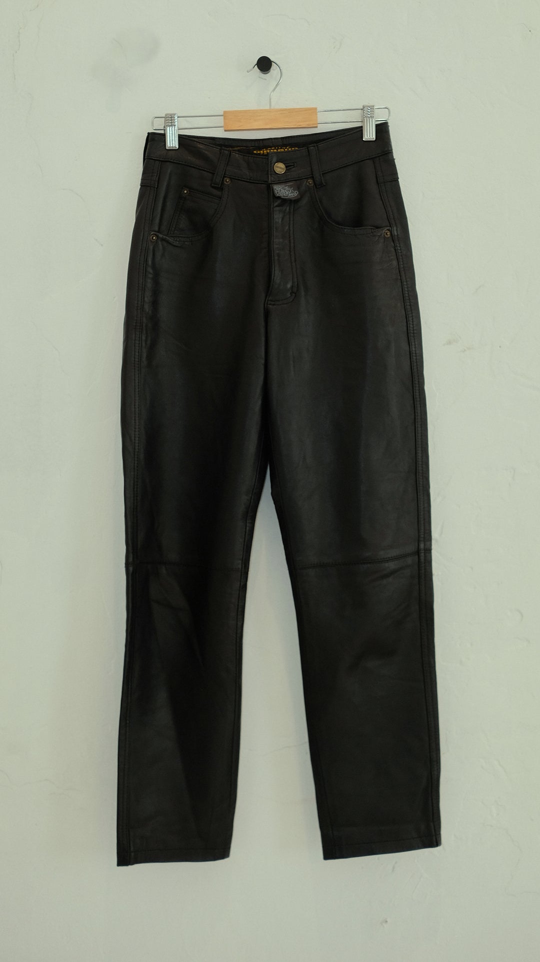 122 / MARITHE + FRANCOIS GIRBAUD leather trousers