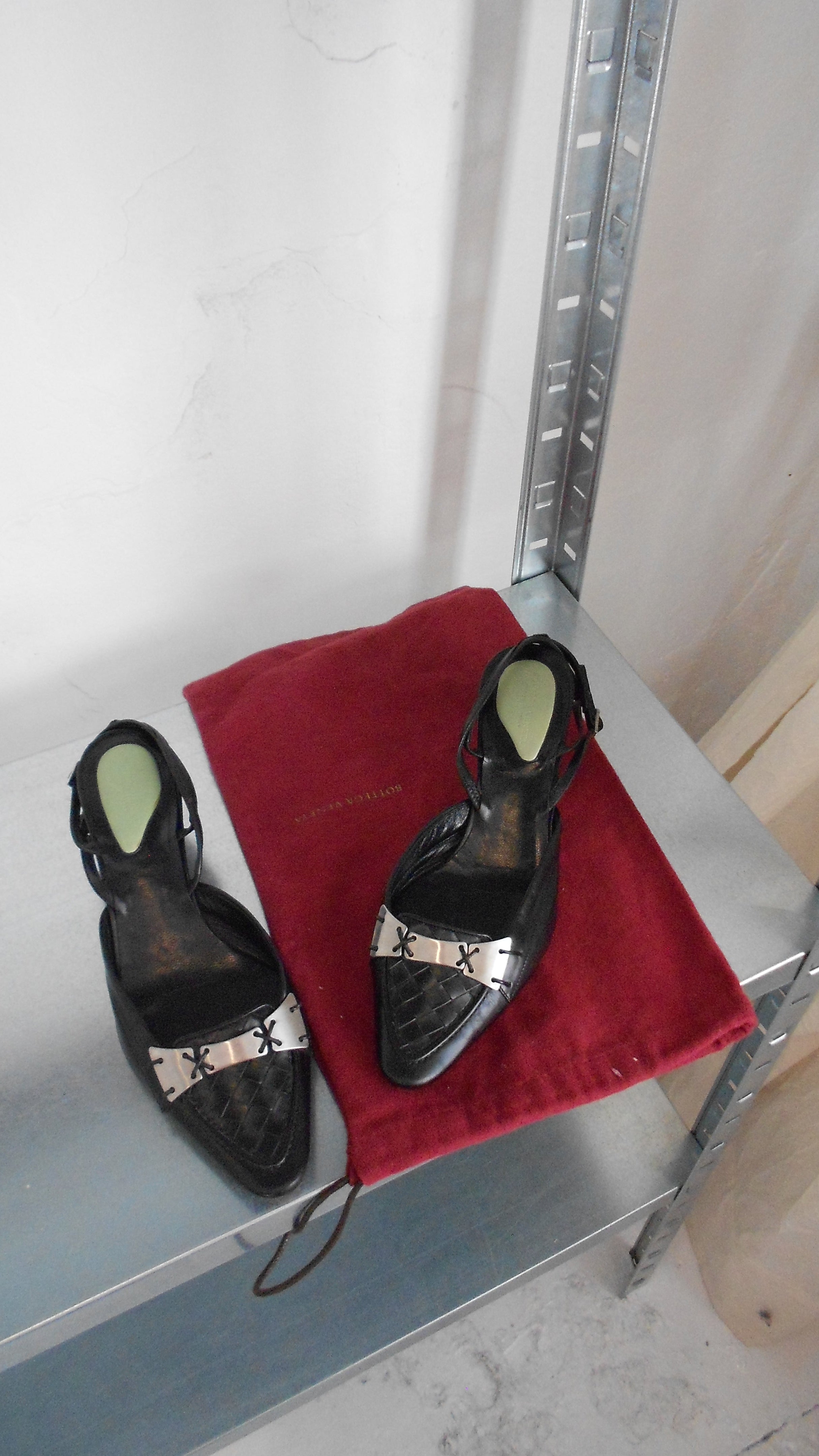 054 / BOTTEGA VENETA intrecciato kitten heels