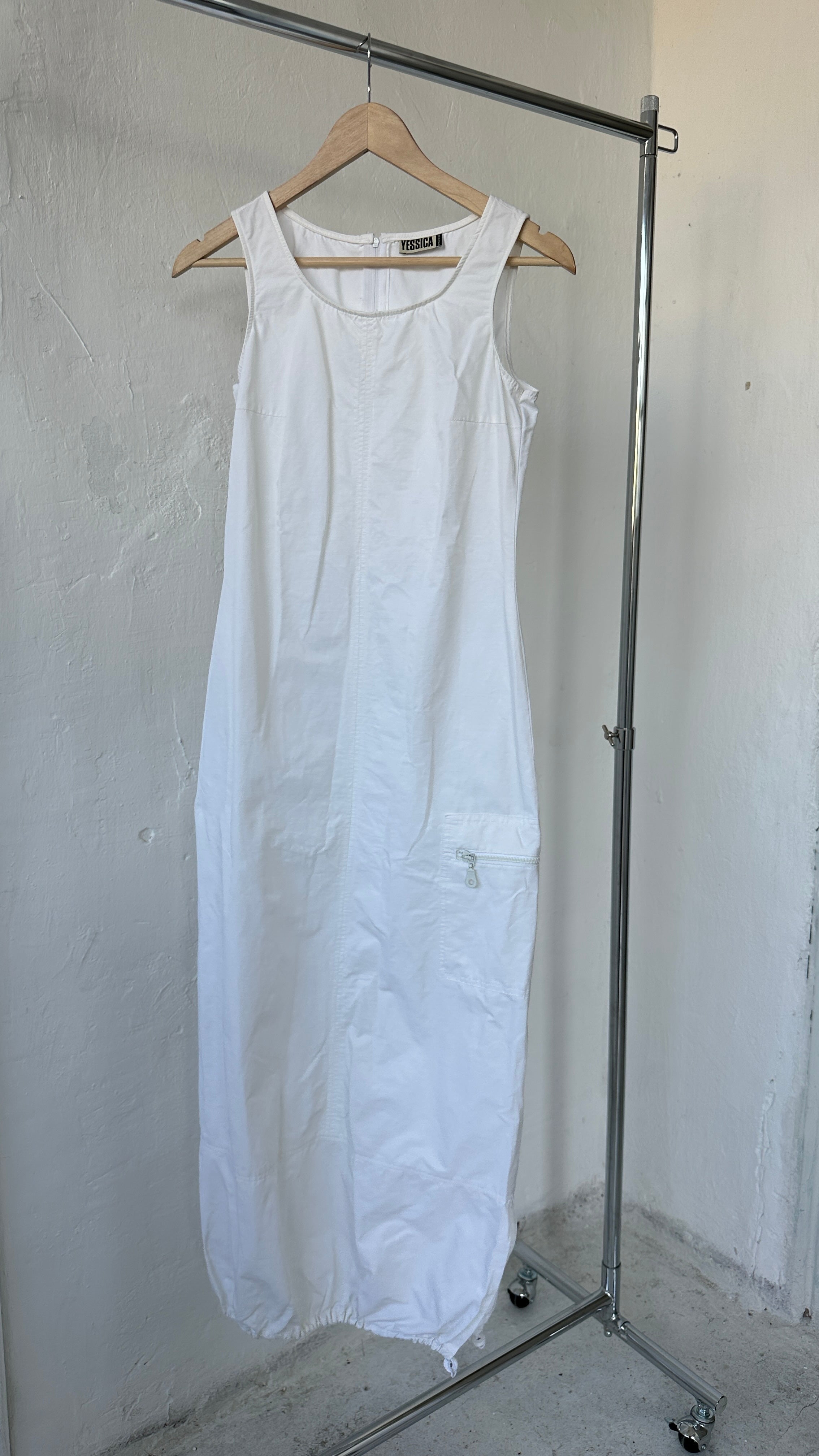 294 / sleeveless maxi dress