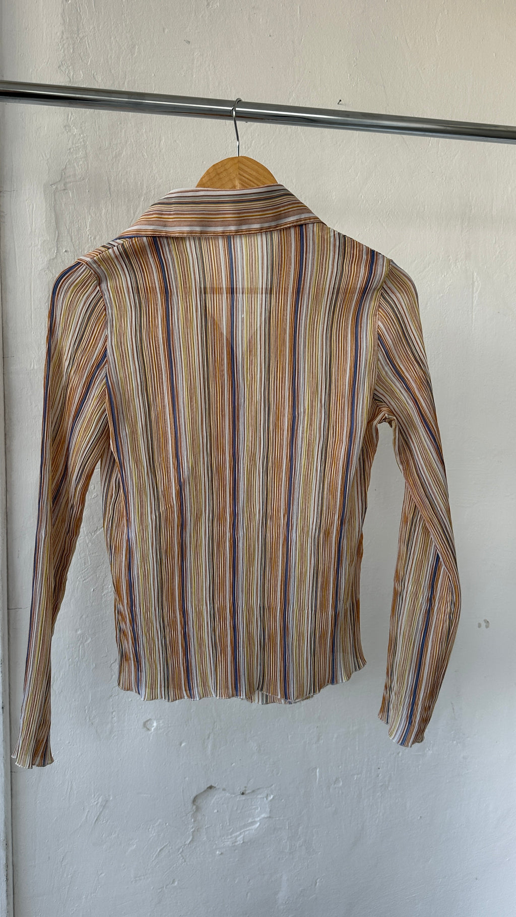 319 / pleated shirt