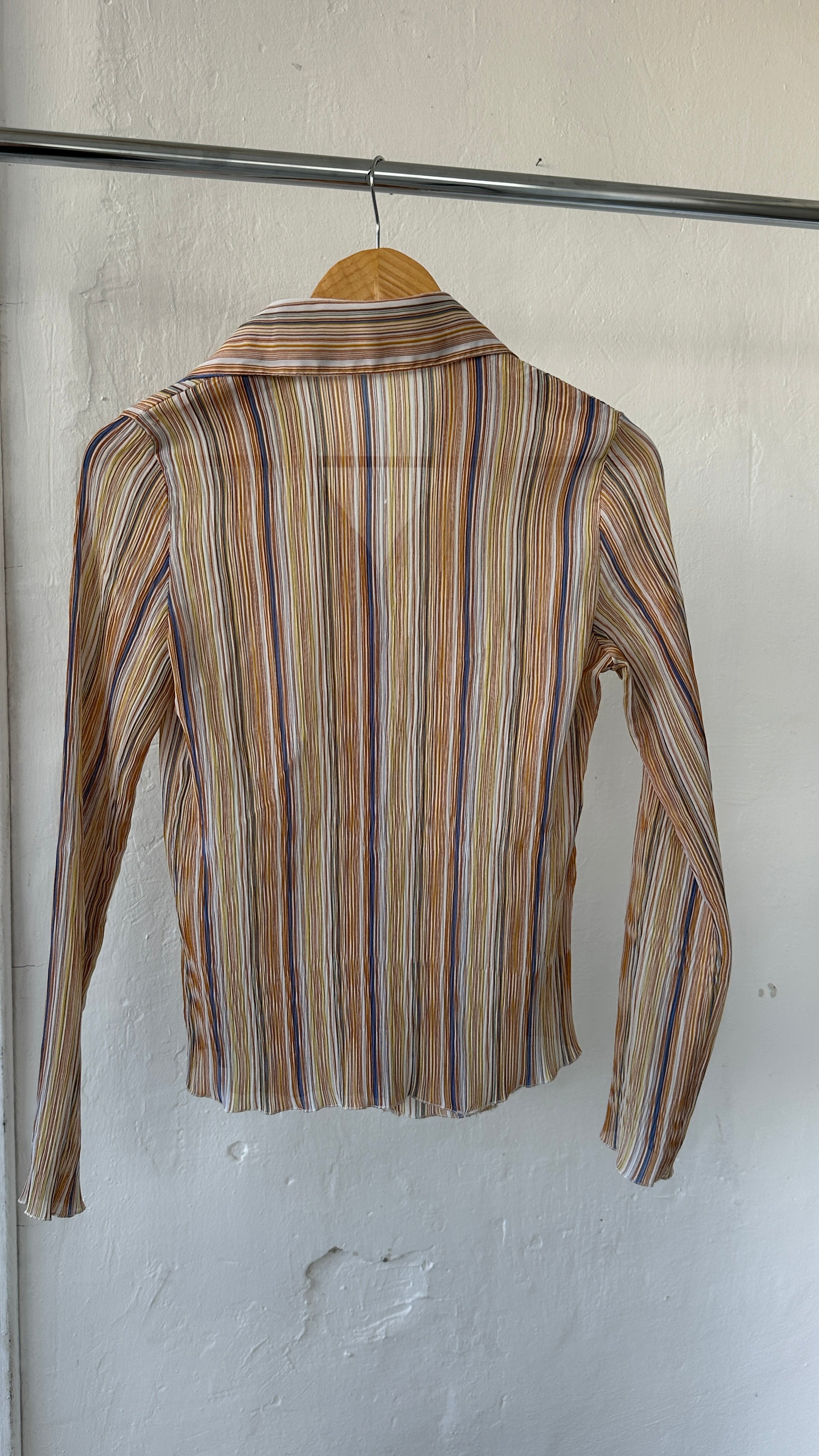 319 / pleated shirt