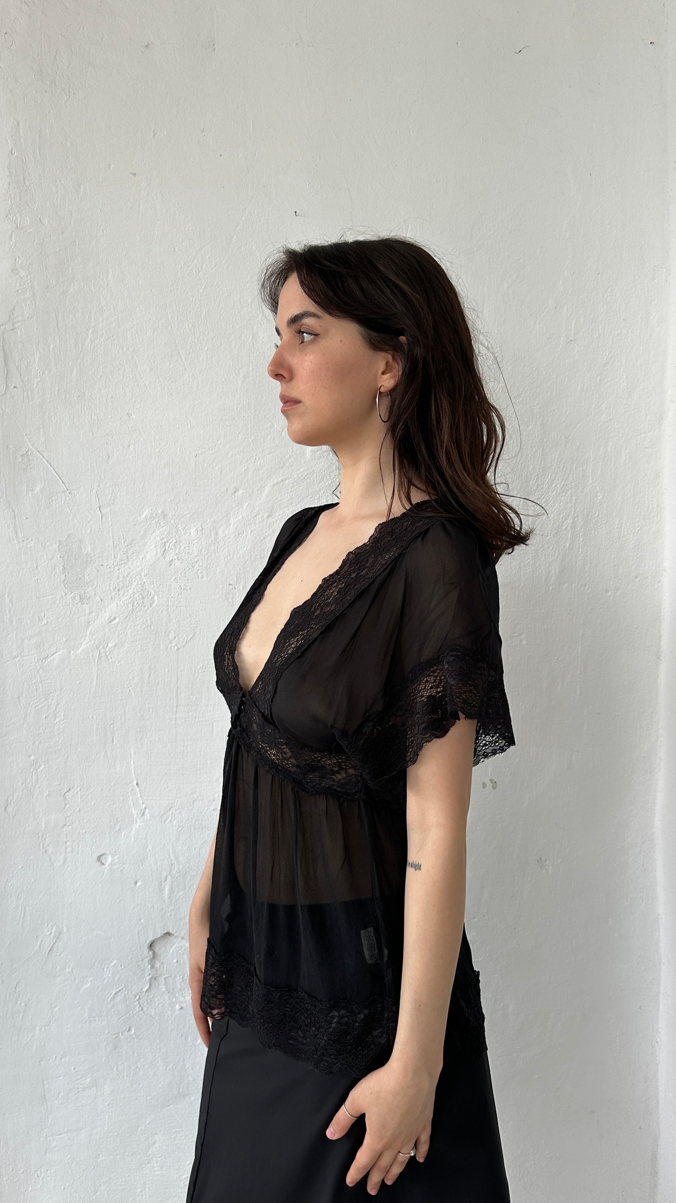 334 / INTIMISSIMI silk & lace blouse