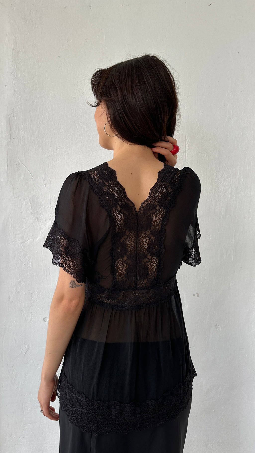 334 / INTIMISSIMI silk & lace blouse