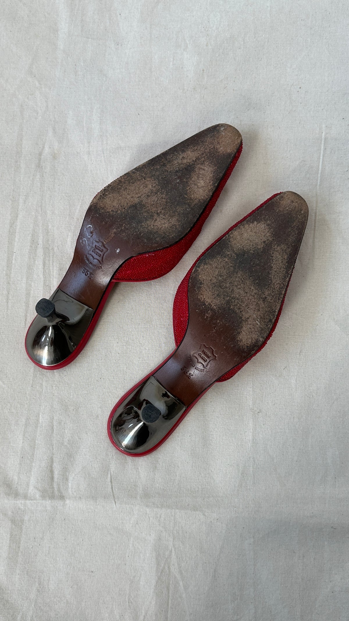 331 / beaded kitten-heel mules
