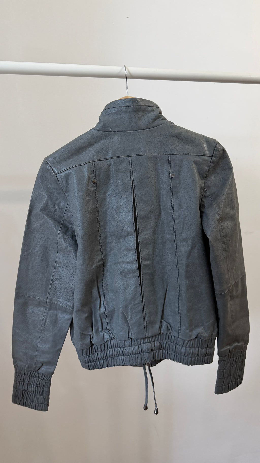 413 / leather jacket with high collar