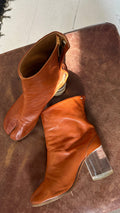 153 / MAISON MARGIELA tabi ankle boots