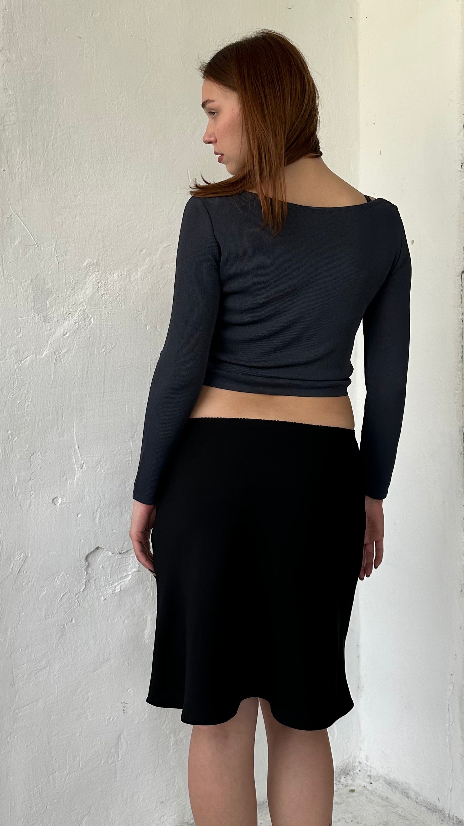 187 / knee-length skirt