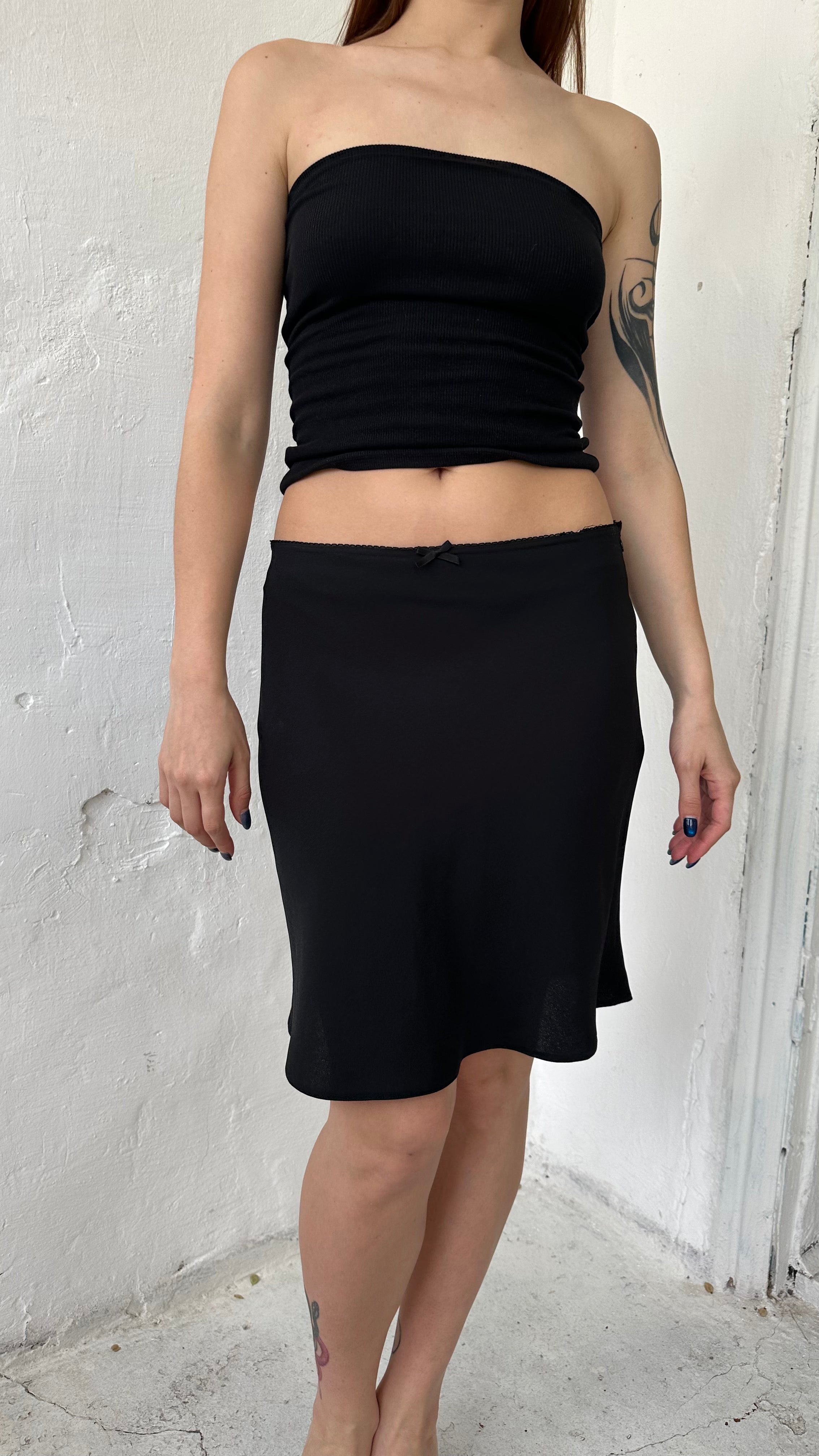 187 / knee-length skirt