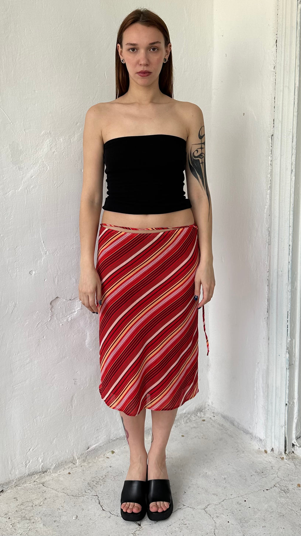 188 / knee-length skirt