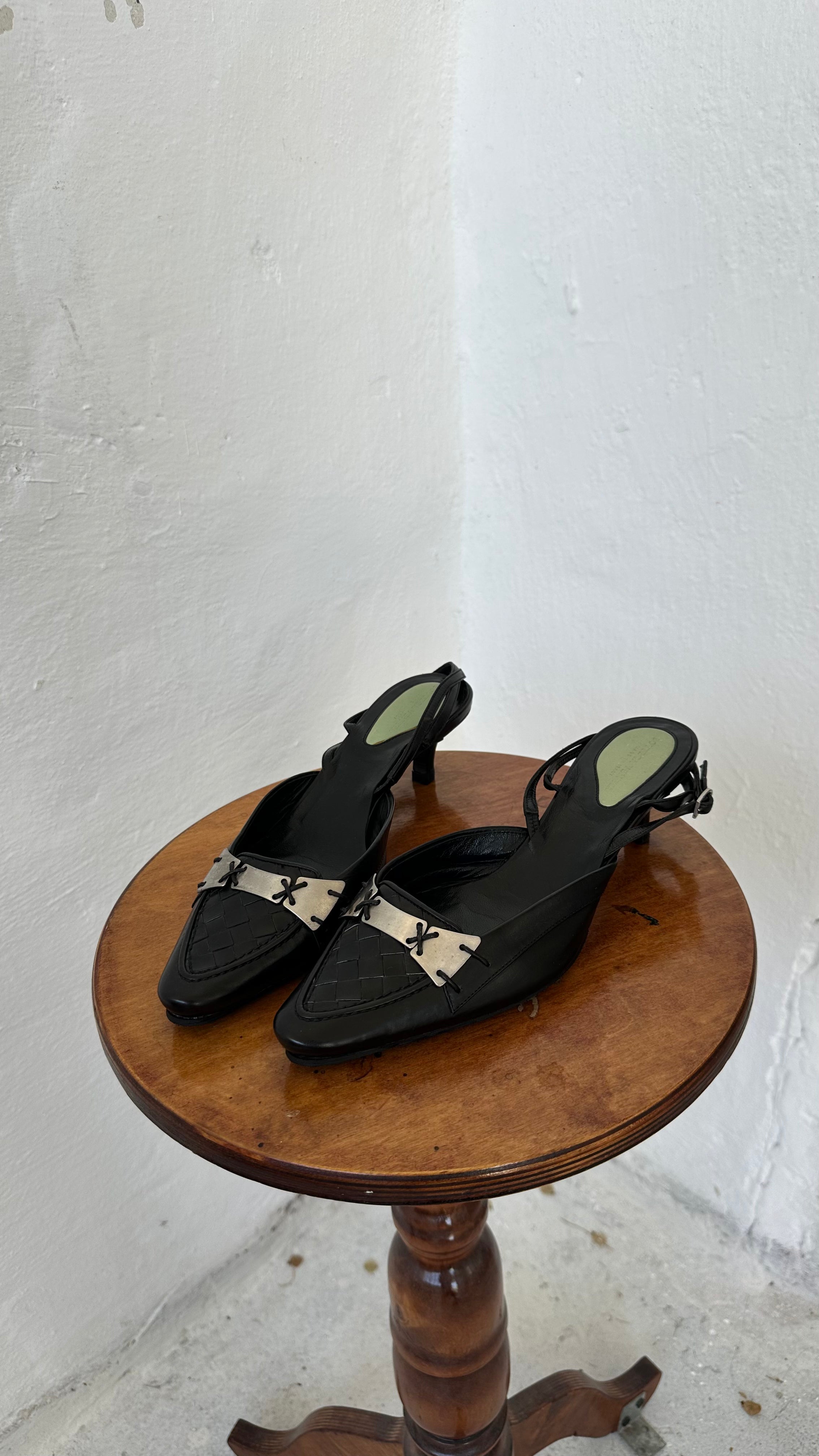 054 / BOTTEGA VENETA intrecciato kitten heels