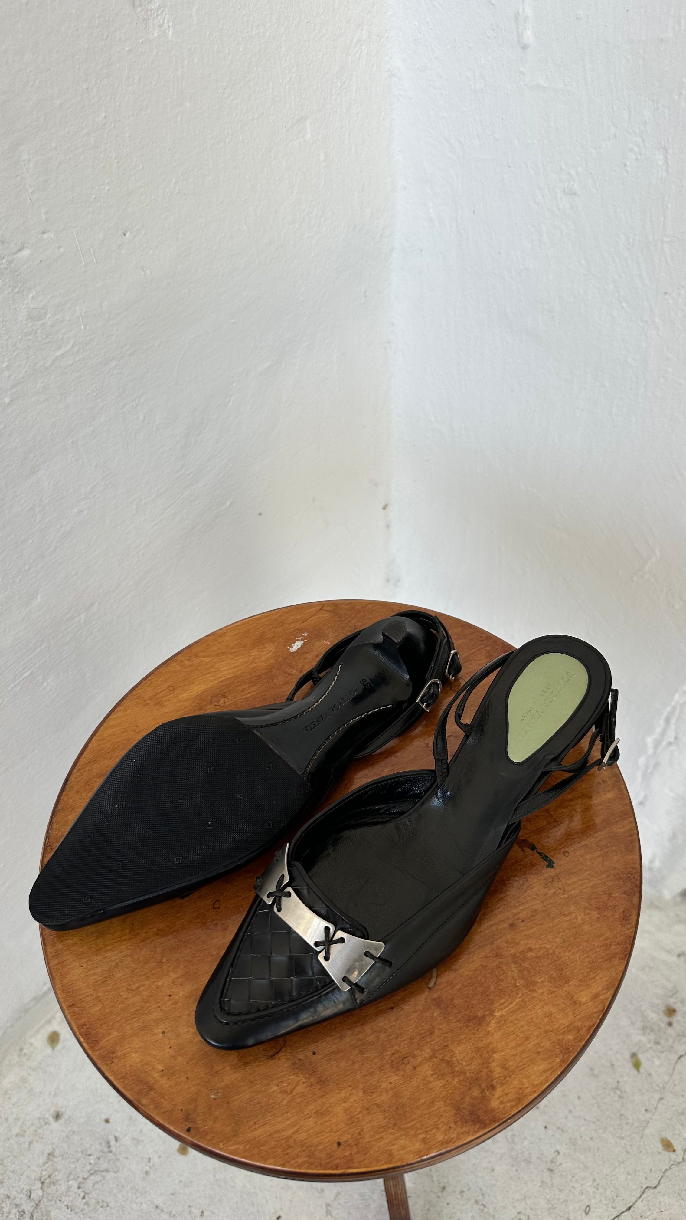 054 / BOTTEGA VENETA intrecciato kitten heels