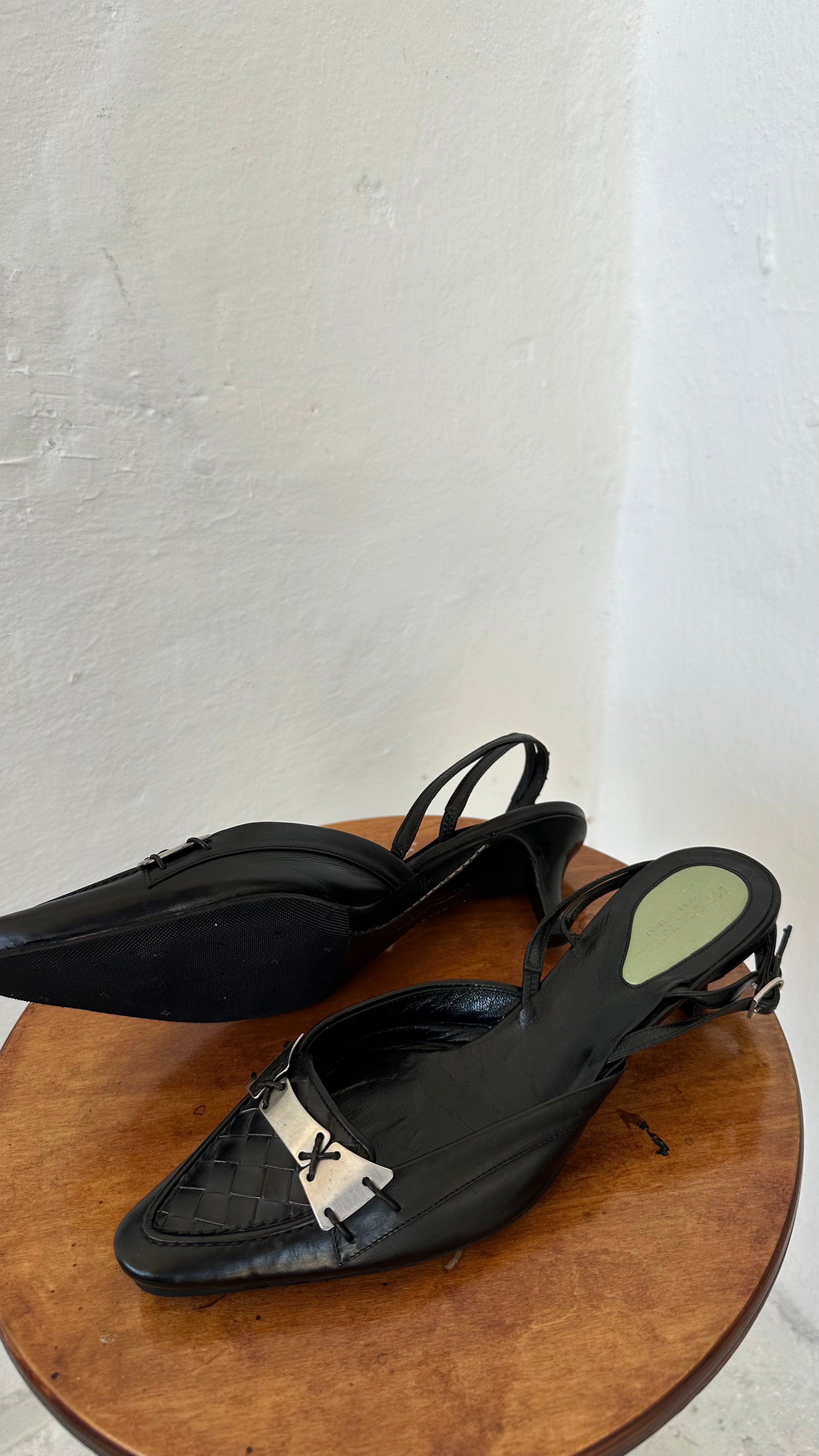 054 / BOTTEGA VENETA intrecciato kitten heels