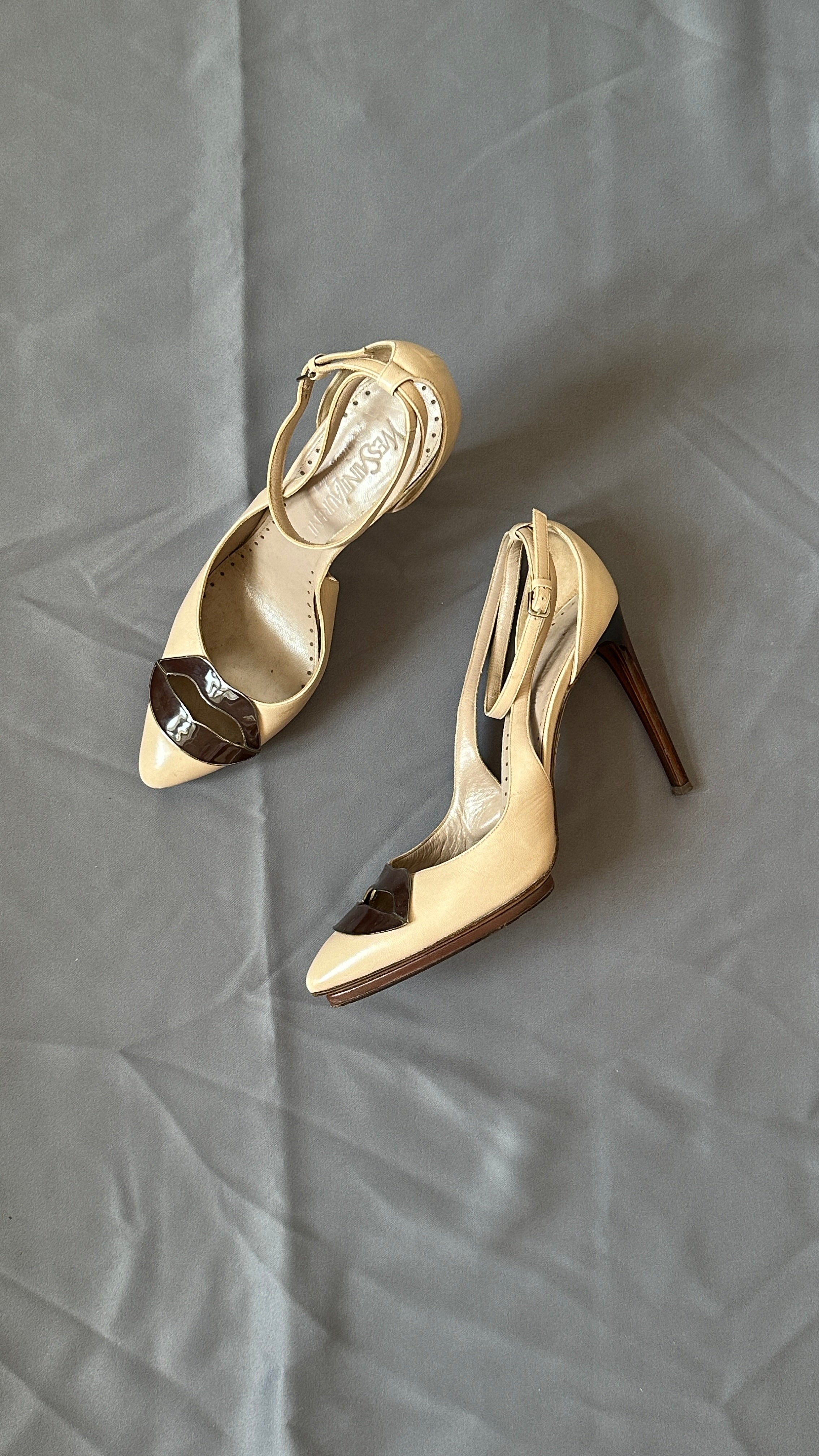 239 / vintage YSL Tom Ford era heels