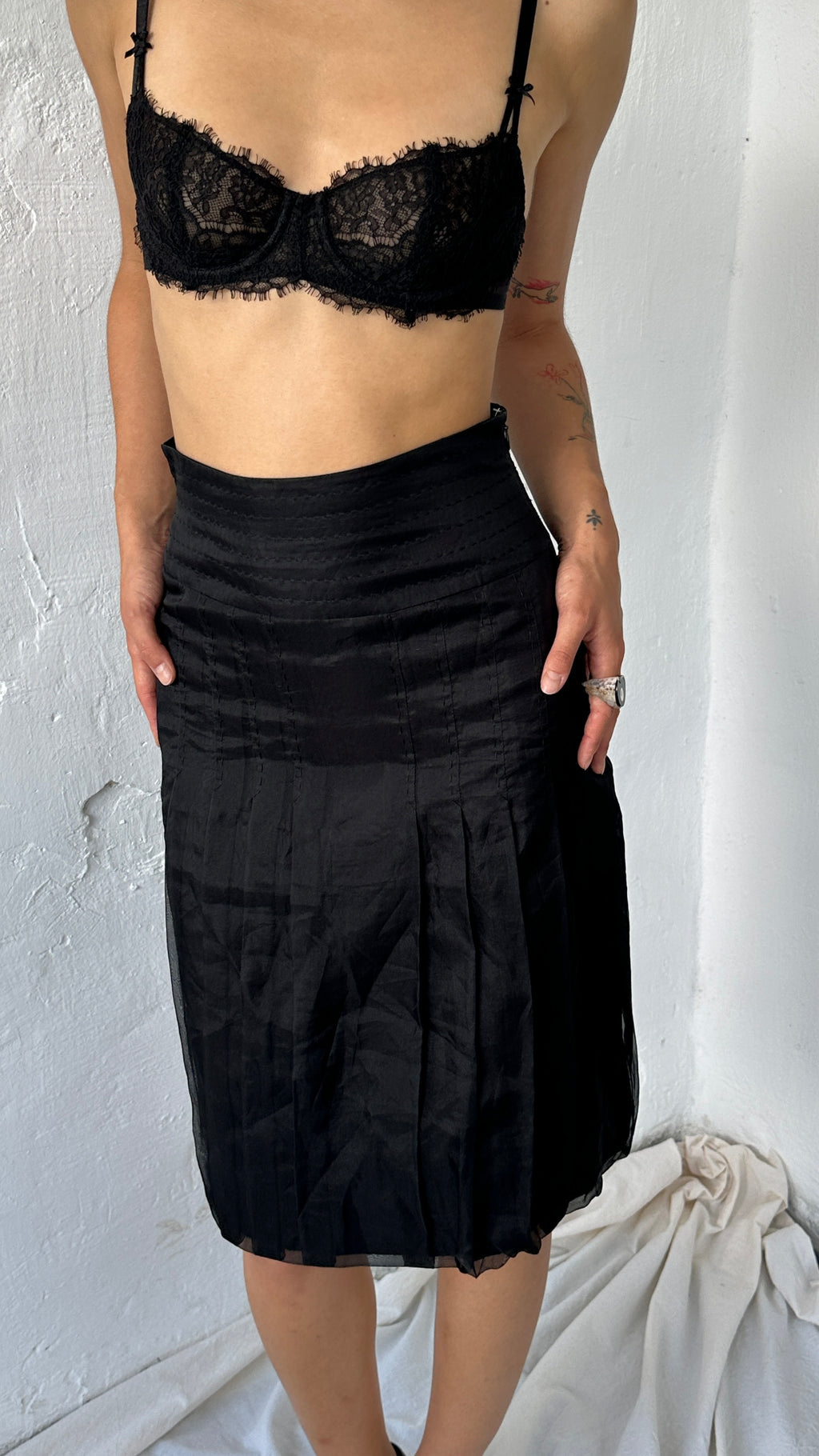 311 / silk knee-length skirt